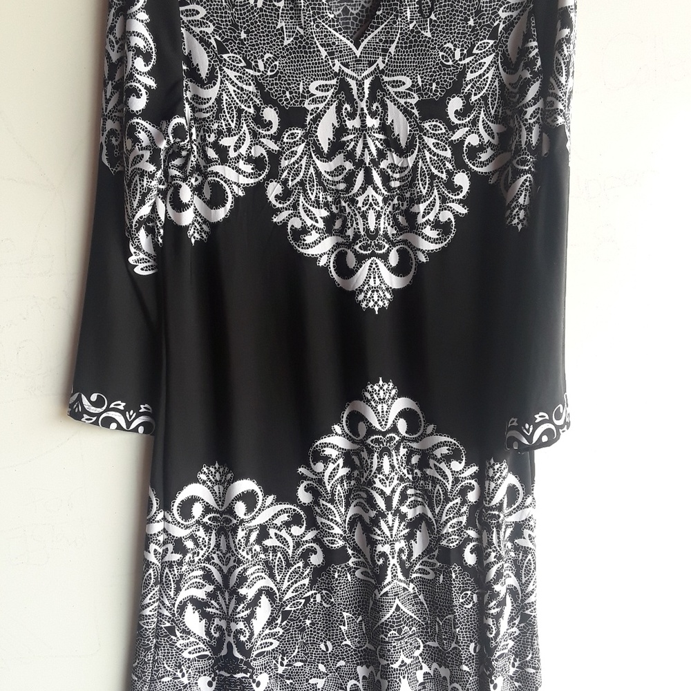 Black/White dress